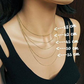Figurína se zlatými řetízky o délce 38, 42, 45, 50 a 55 cm