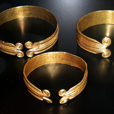 Pravěké šperky ze zlata